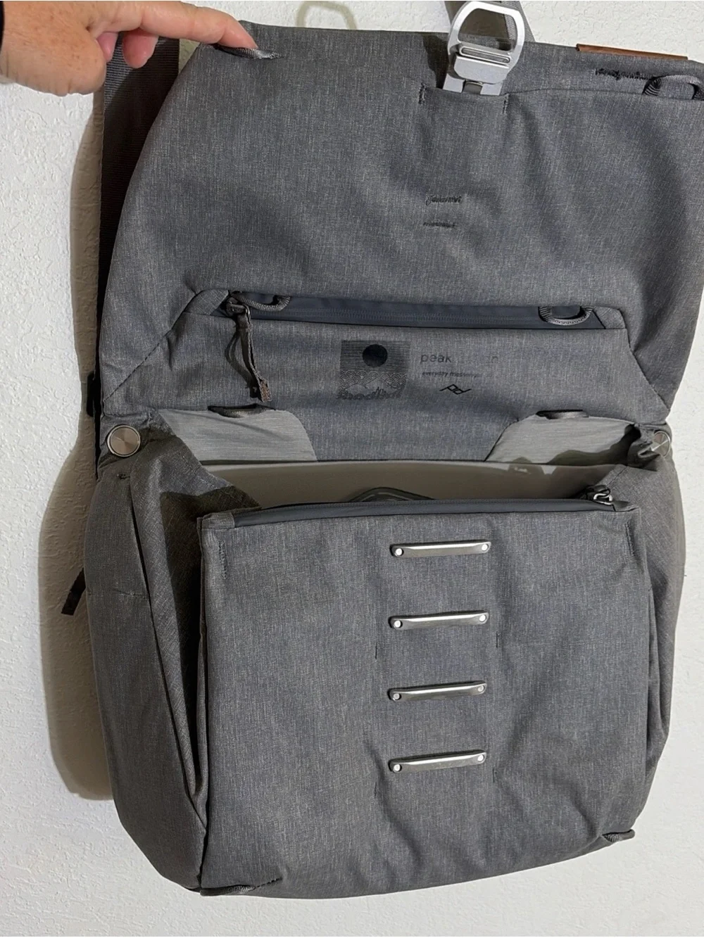 Peak Design Messenger Bag Everyday Shoulder Bag Multi Function Camera EUC!